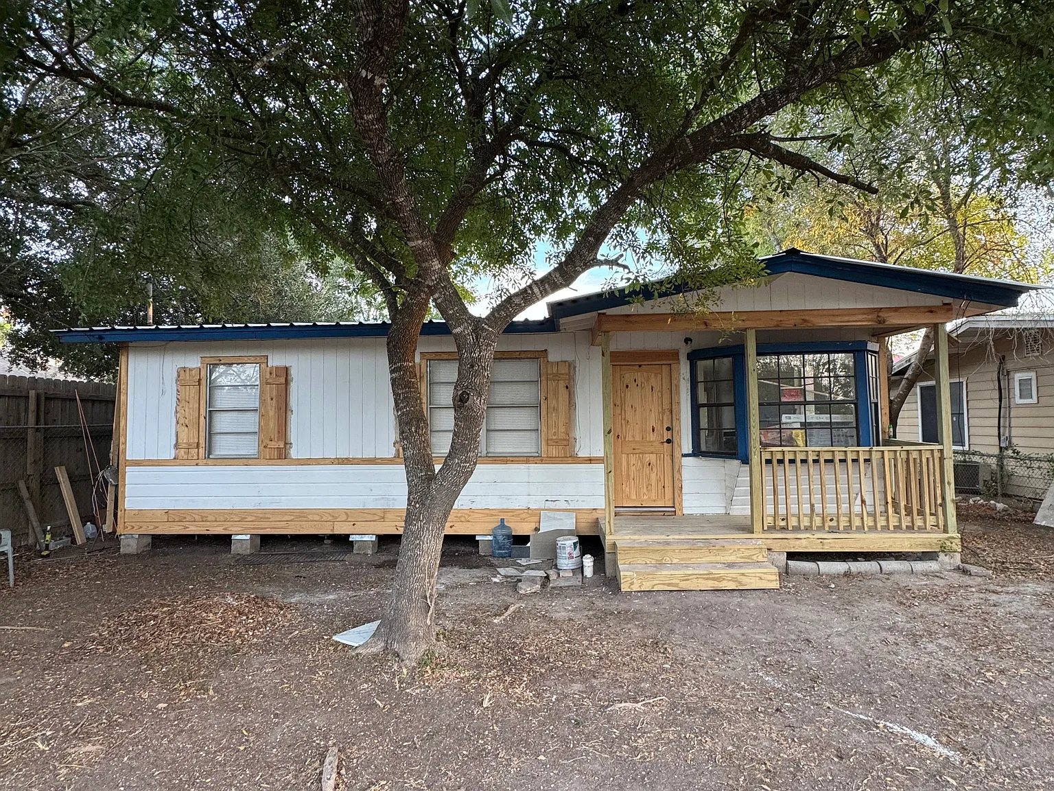 3 bed, 816 sqft, $1,150 — Photo 1
