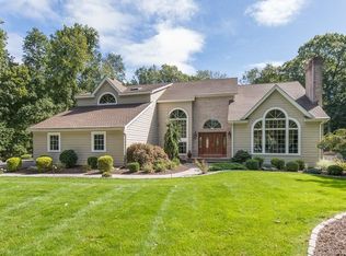 723 Laurie Ln, Orange, CT 06477