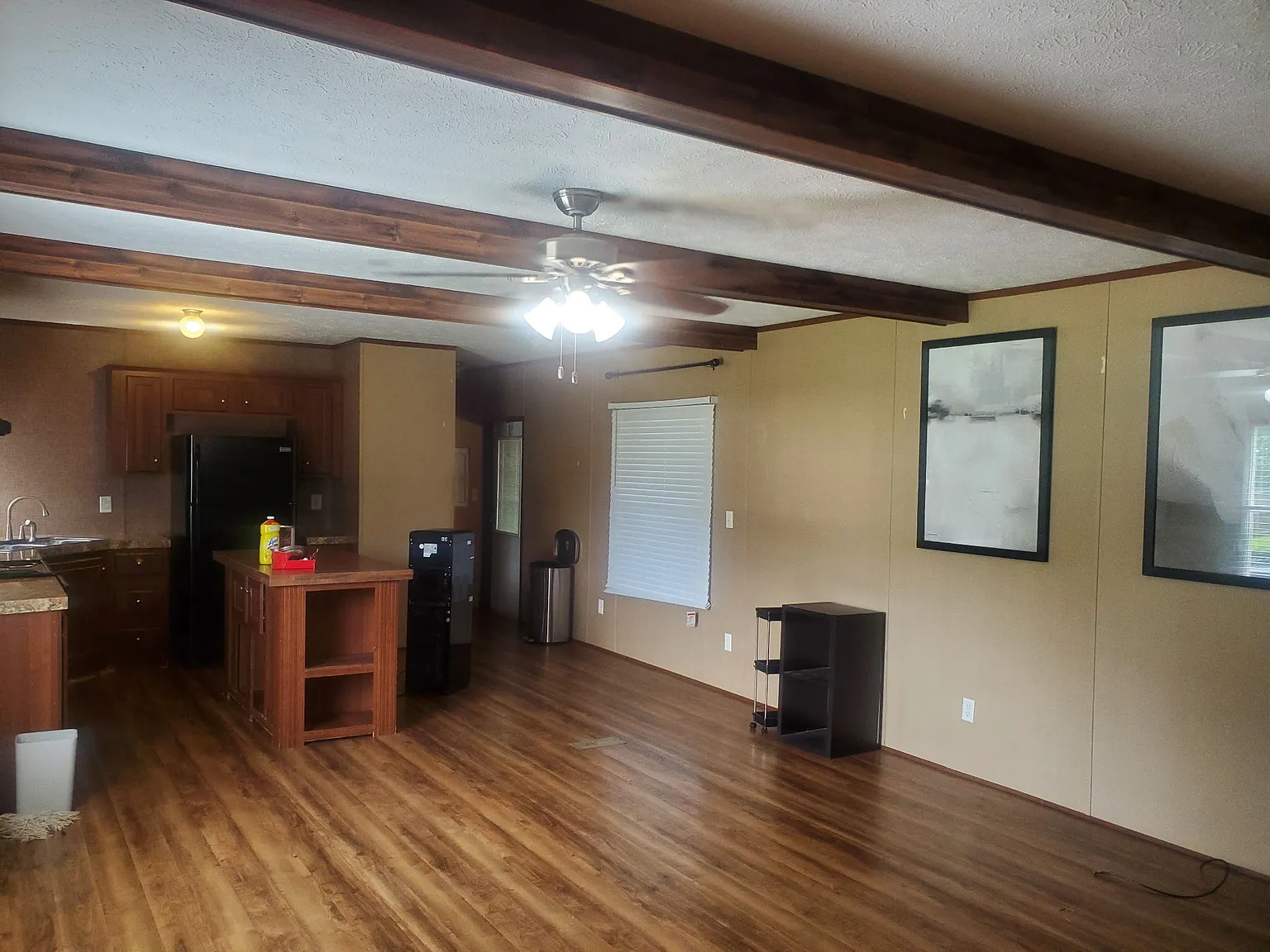 Peaceful & Spacious 3-Bedroom, 2-Bathroom Mobile Home for Rent! — Photo 3