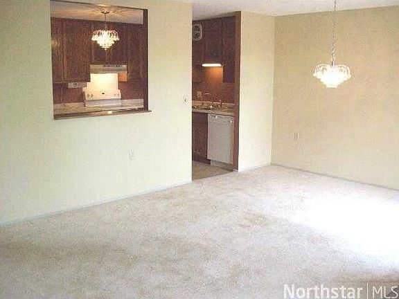 5th image of 6615 Lake Shore Dr #502