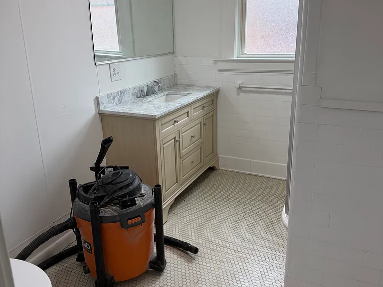 2039 E Genesee St #2 — Photo 5