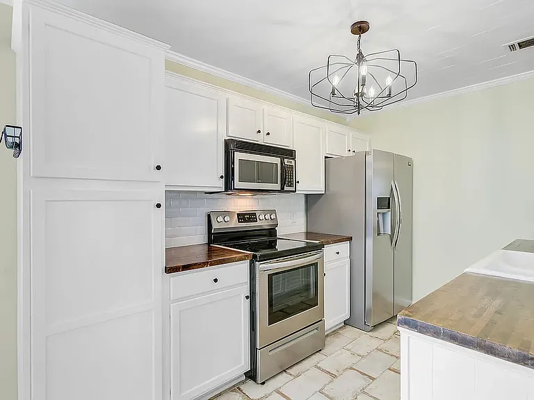 236 Emerald Isle Dr — Photo 7