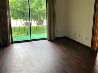 622 N Colorado Ave APT 9, Minden, NE 68959