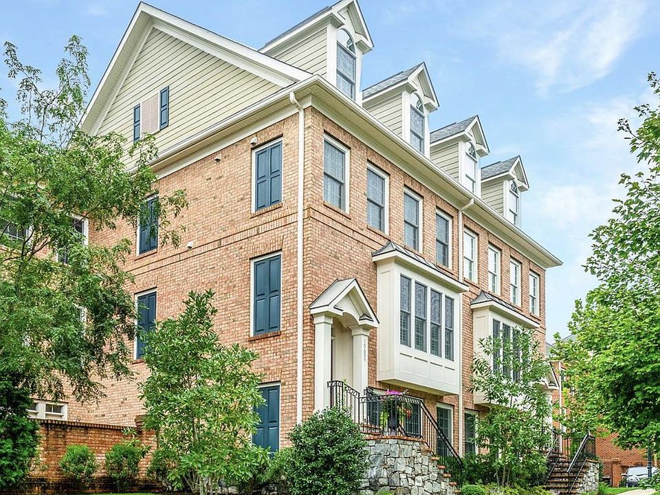 1st image of 10605 Yorktown Dr #22