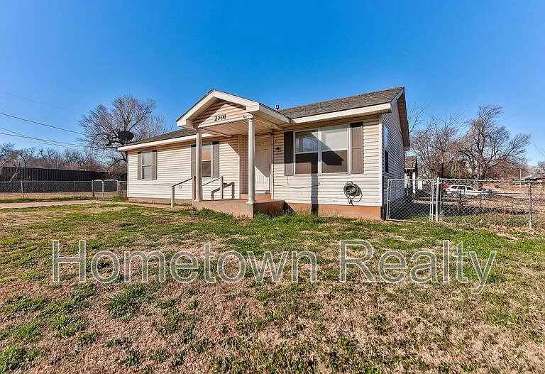 2701 S Phillips Ave — Photo 3
