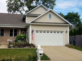 3012 Blue Grouse St, Valparaiso, IN 46383