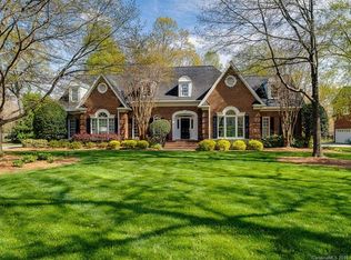 5825 Providence Country Club Dr, Charlotte, NC 28277