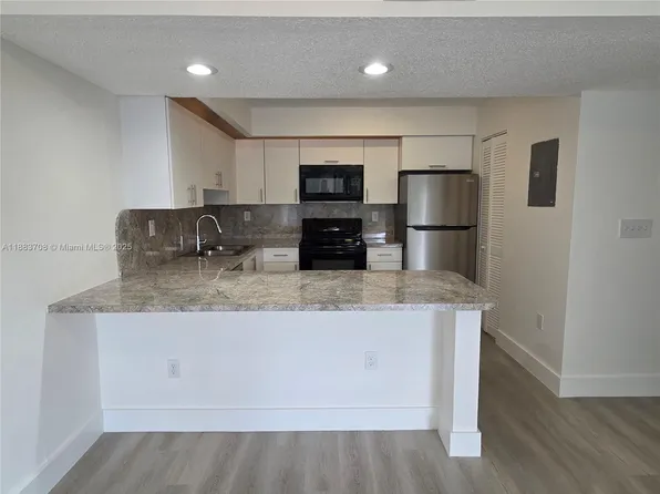 8888 SW 131st Ct APT 308, Miami, FL 33186