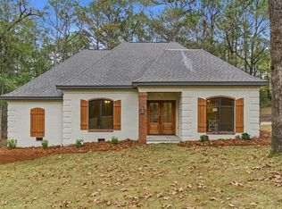 200 Honeysuckle Dr, Hattiesburg, MS 39402