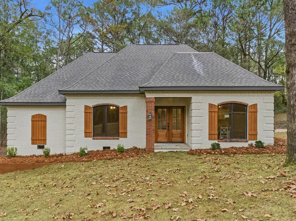 200 Honeysuckle Dr, Hattiesburg, MS 39402