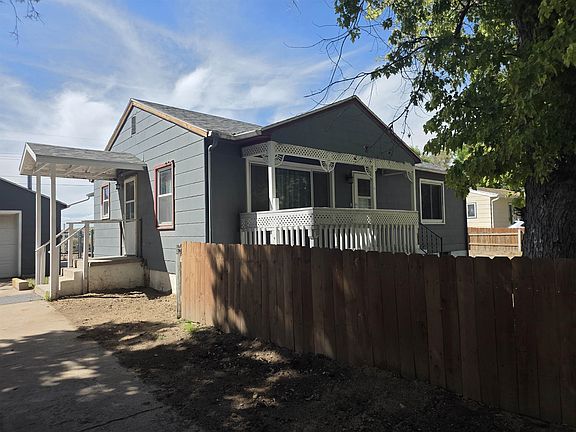2nd image of 1116 Robin Ln