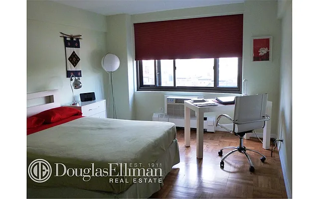 Rented by Douglas Elliman | media 37