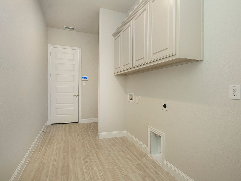 1st image of 2223 Clairmount Dr