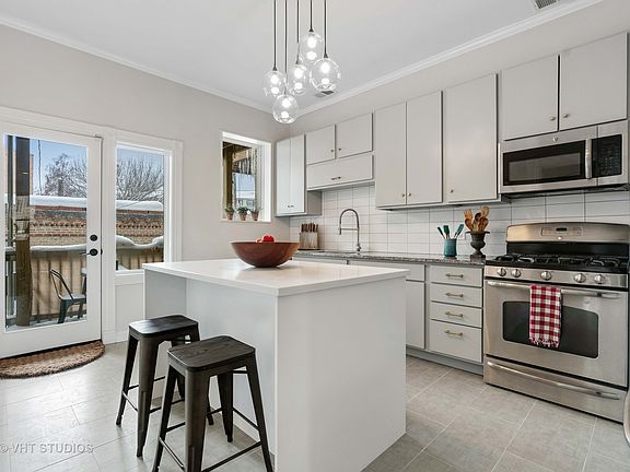 4th image of 1143 W Armitage Ave #2