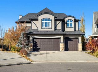 151 E Mahogany Bay SE, Calgary, AB T3M 0Y1