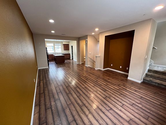 3rd image of 410 Palmer Ave