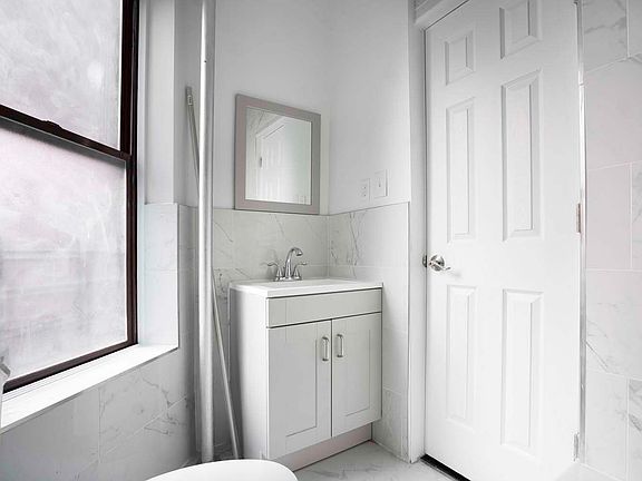 5th image of 103 W 137th St #3G