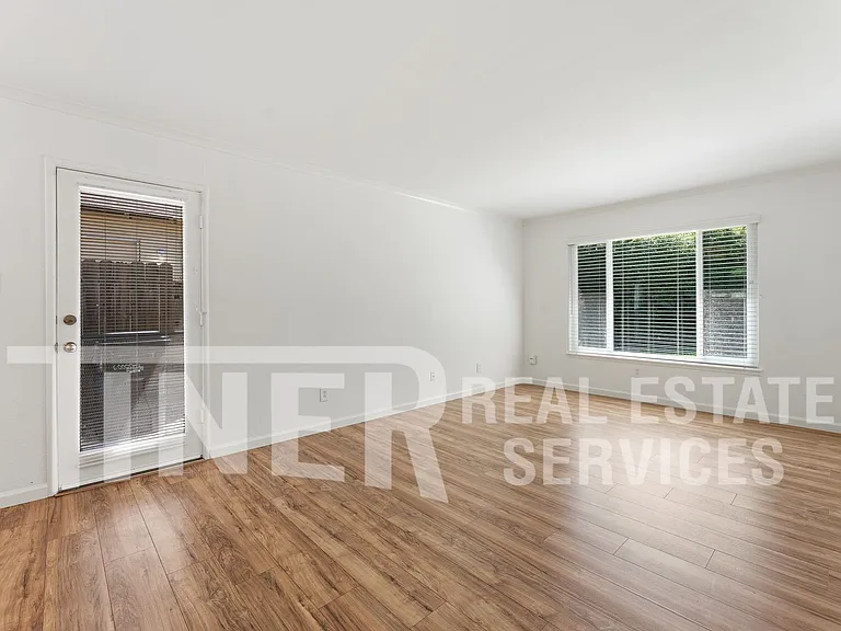 6000 Coyle Ave — Photo 4