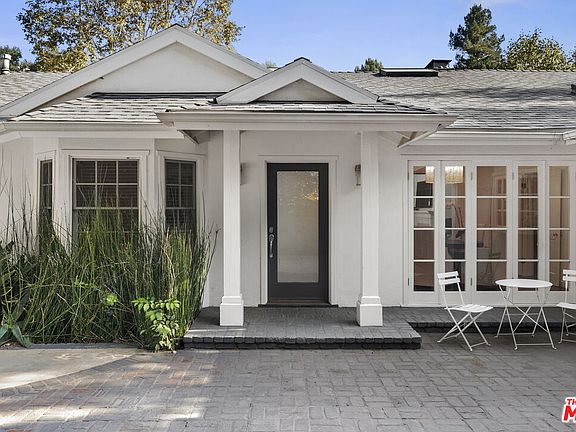 4th image of 2761 Hutton Dr