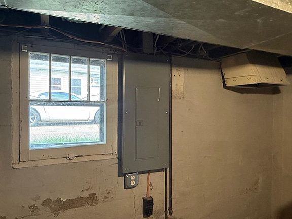5th image of 611 N GARFIELD AVE