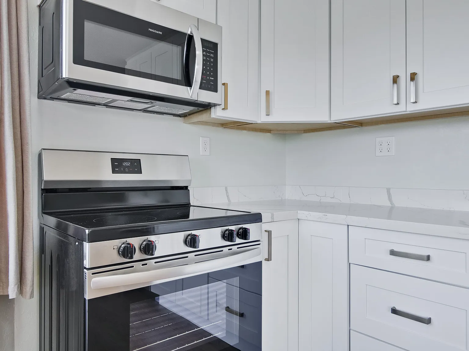 2 bed, 650 sqft, $2,495 — Photo 1