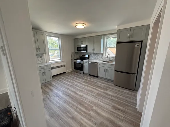 54 Pine St APT 2, Babylon, NY 11702