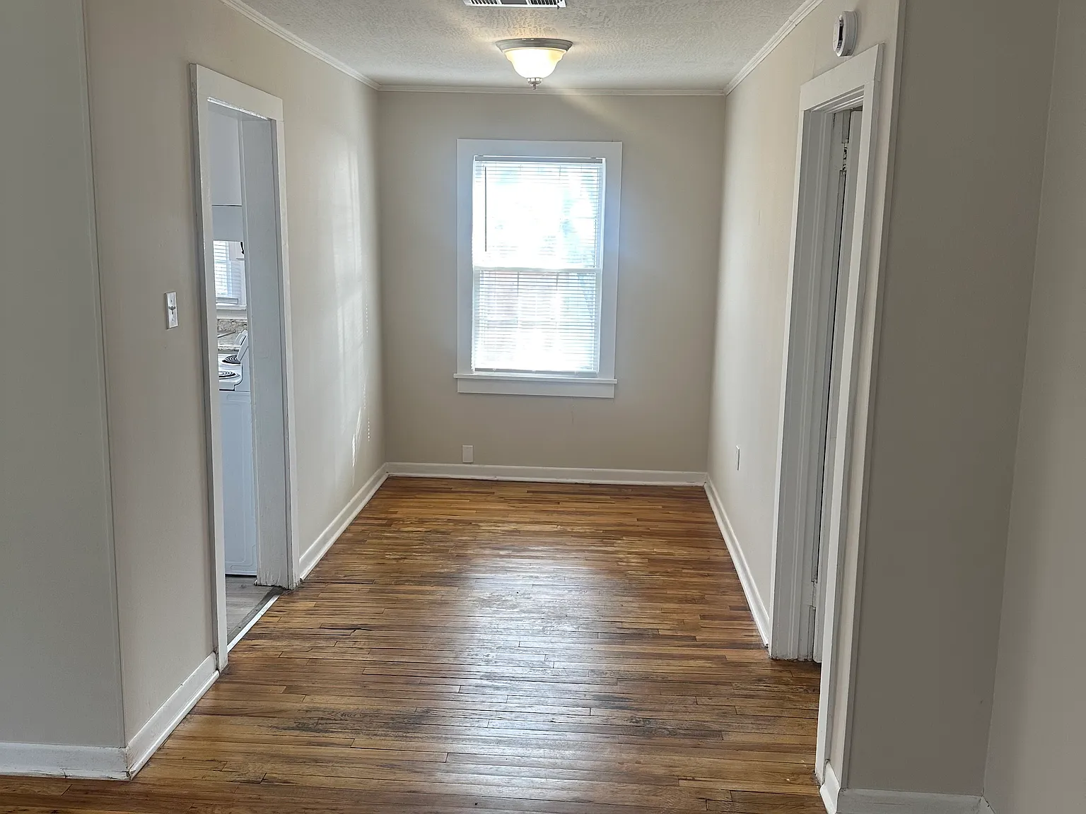2 bed, 864 sqft, $1,100 — Photo 3