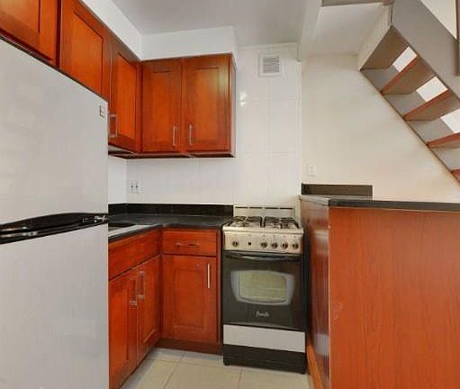 2nd image of 9 E 32nd St APT 8F