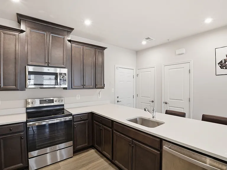 10501 John Glenn St — Photo 12