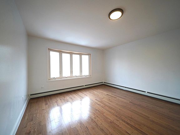 2nd image of 168 Steuben St