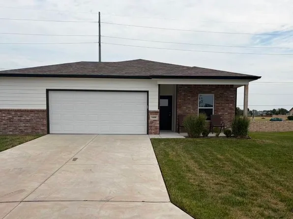 1608 Casey Cir, Newton, KS 67114