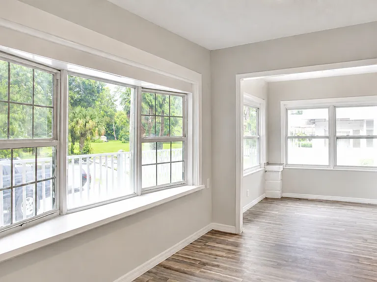 1374 Agnes St #A — Photo 4