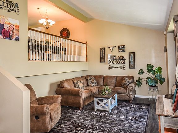 2nd image of 2204 Ironwood Dr
