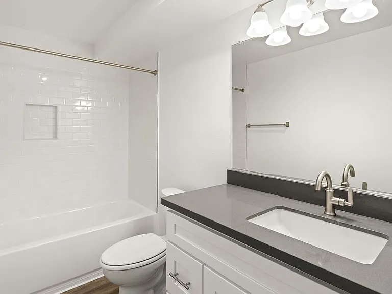 Woodland Trio Apartments — Photo 43