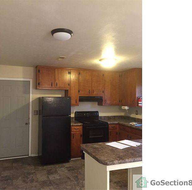 2nd image of 3003 Tucker Dr NW