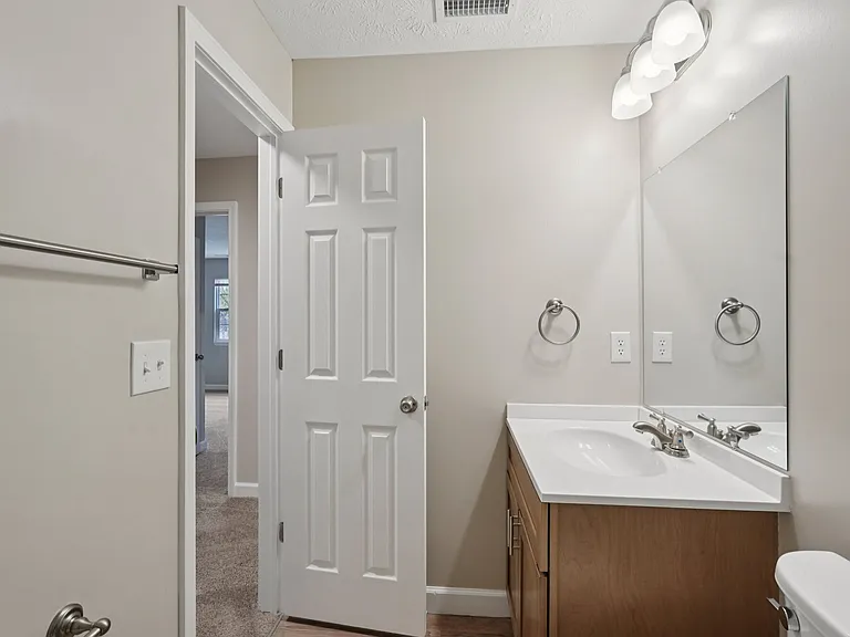 Pier 39 Apartments & Townhomes — Photo 76
