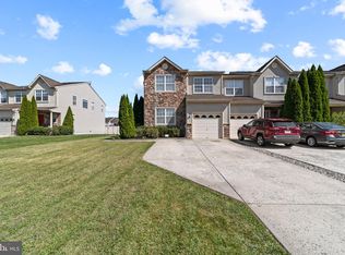 2 Glacier Dr, Berlin, NJ 08009