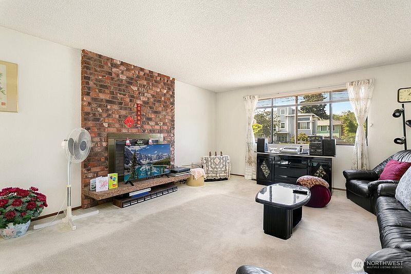 3rd image of 6774 28th Avenue S