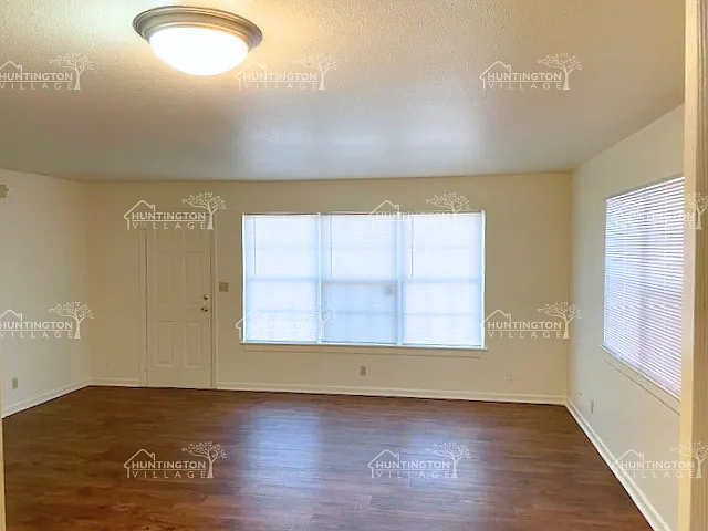 609 Griffiss St — Photo 3