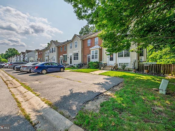 2nd image of 144 Gladstone Way