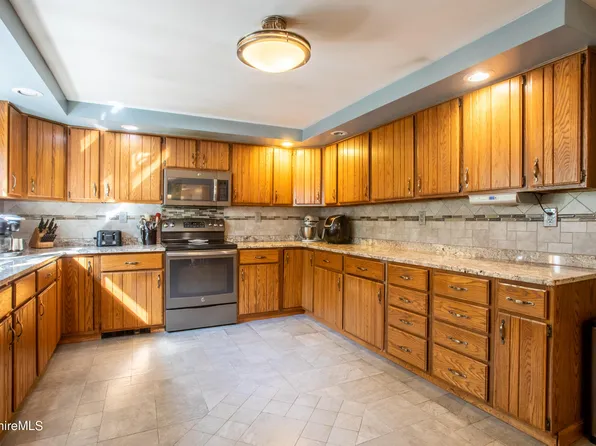 41 Curran Rd, Cheshire, MA 01225