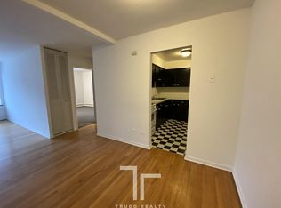 516 W Melrose St #400, Chicago, IL 60657
