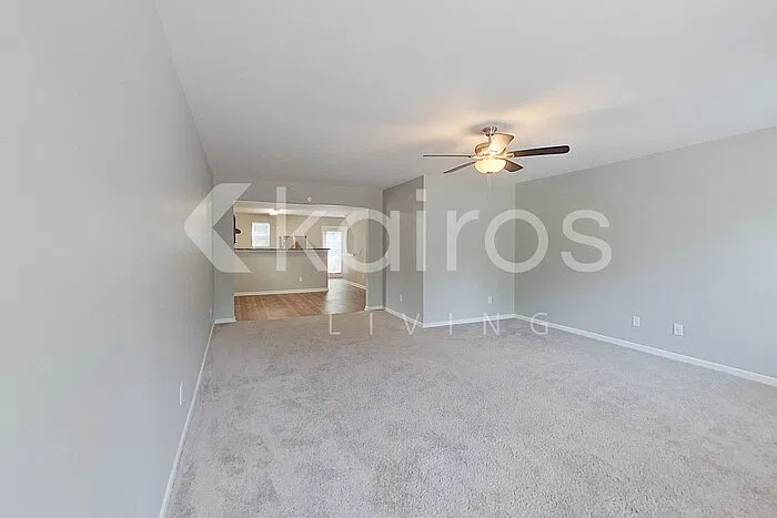 3 bed, 3.5 bath, 1901 sqft, $2,045 — Photo 3