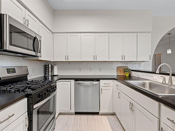 5th image of 12213 Abbey Glen Ln