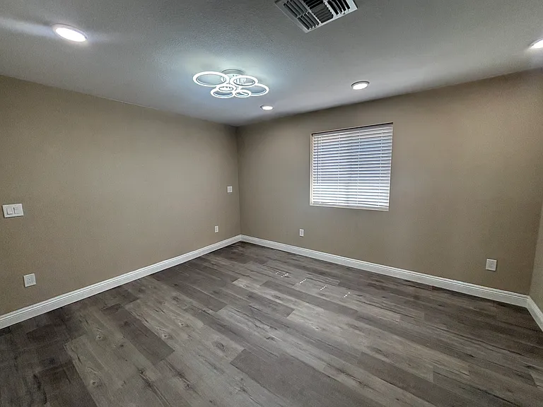 2047 Westwind Rd #1/2 — Photo 15