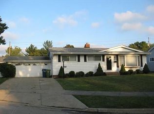 6253 Springwood Rd, Parma Heights, OH 44130