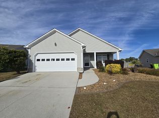 333 Rose Bud Ln, Holly Ridge, NC 28445