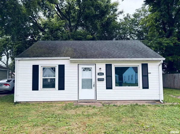 3021 S 3rd St, Southern View, IL 62703