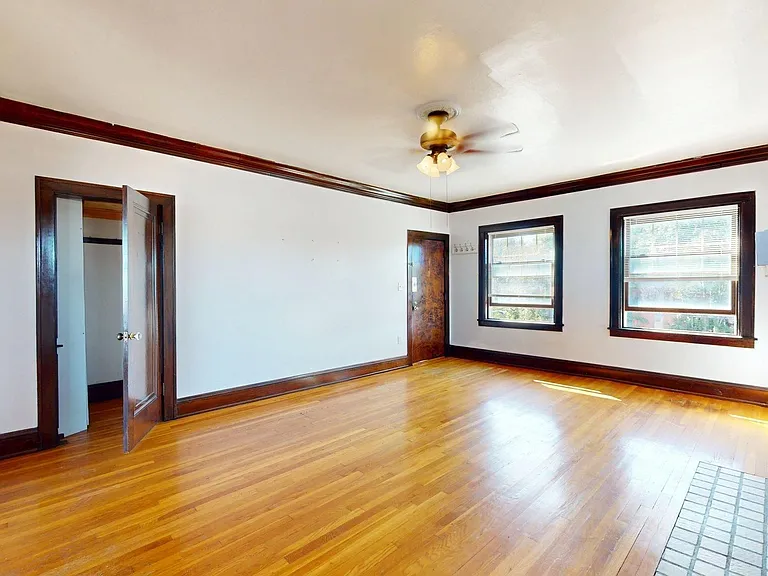 12485 Cedar Rd — Photo 2