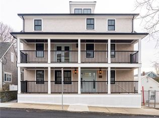 7 Dearborn St #3, Newport, RI 02840